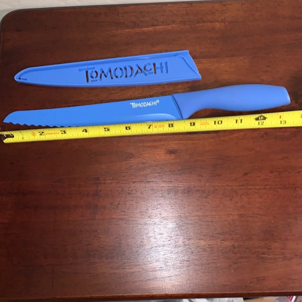 TOMODACHI BRAND NEW SET OF 4 AMAZING KNIVES